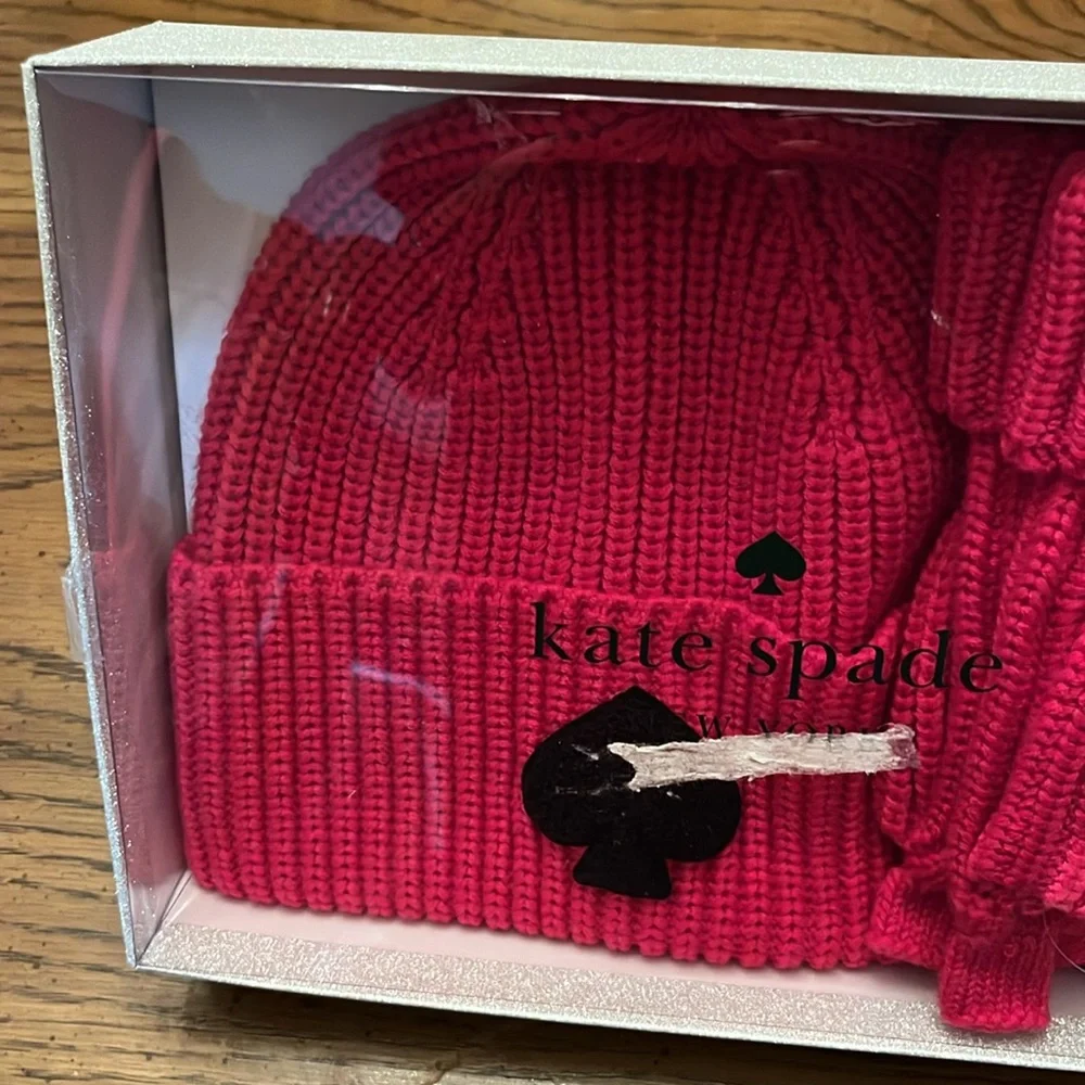 Kate Spade‎ chenille patch hat and mitten set, NWOT